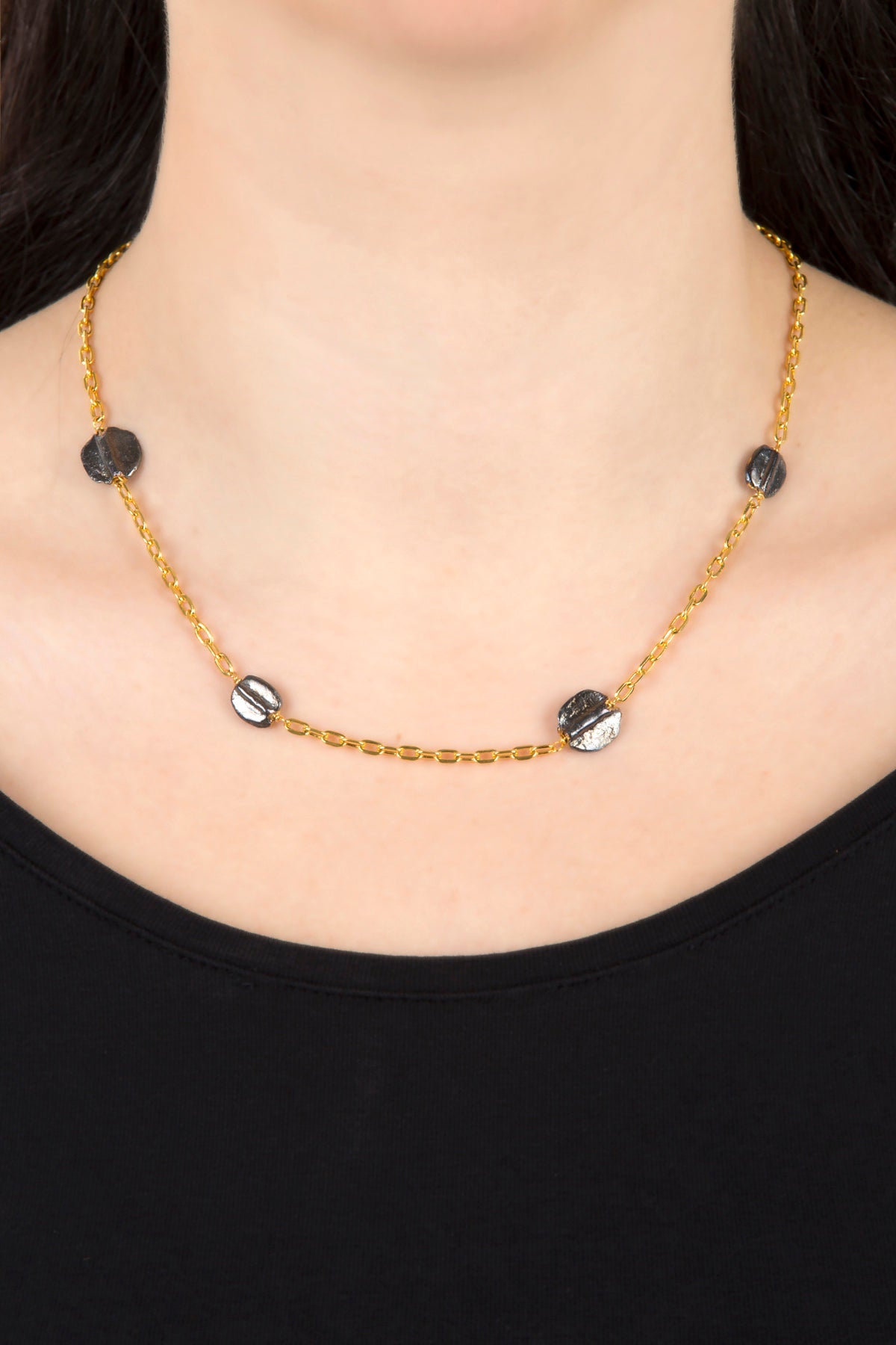 Short Black Bean Necklace