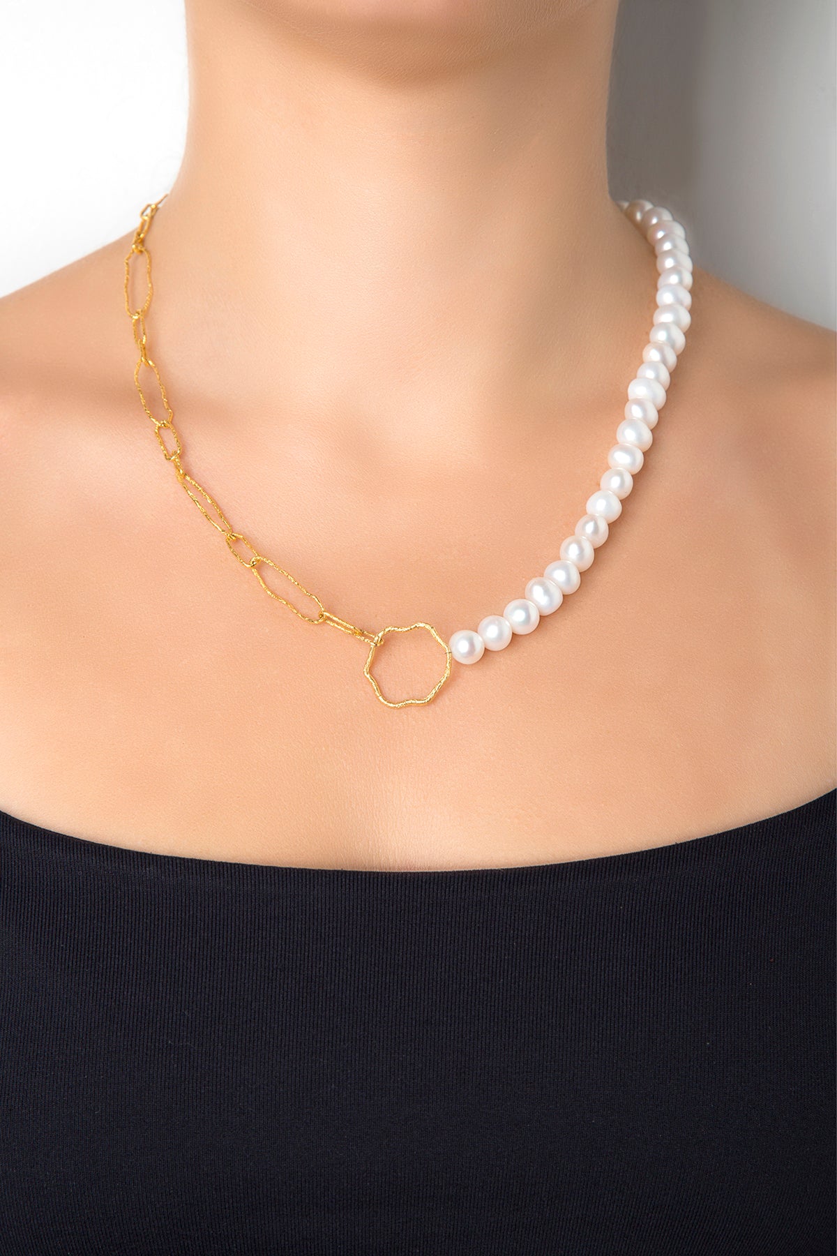 Pearl With The Chain
