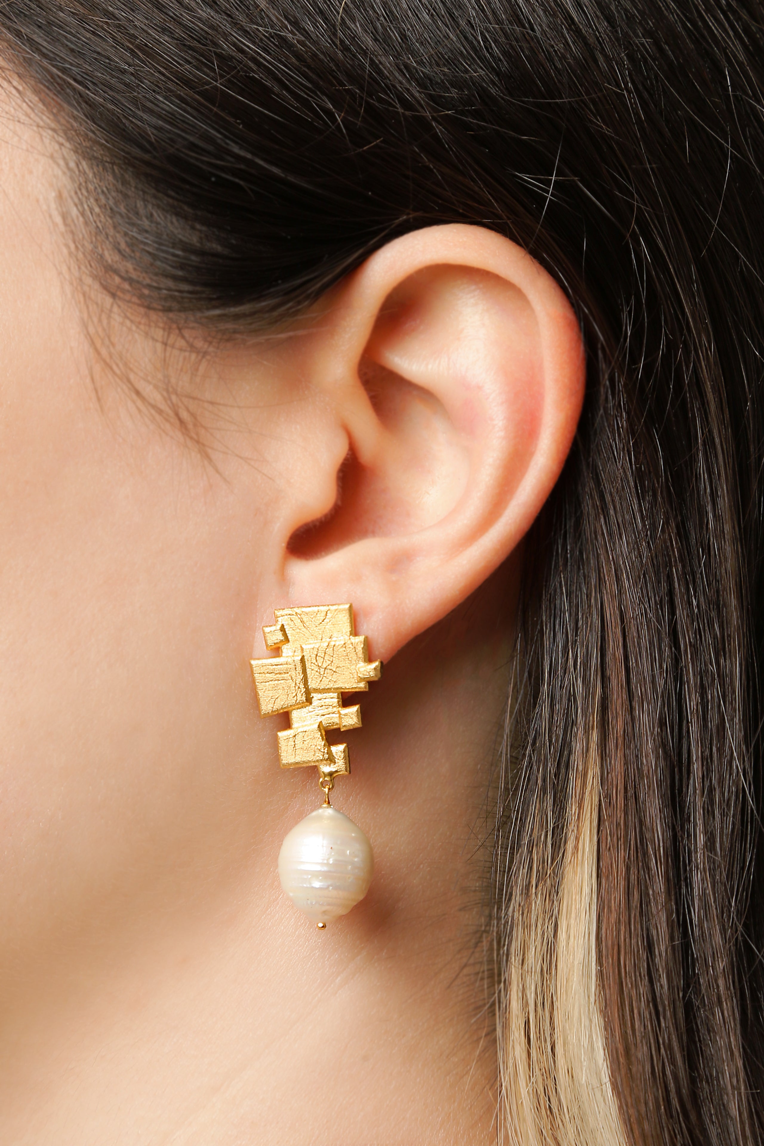 Big Mosaic Earring with Pearl I